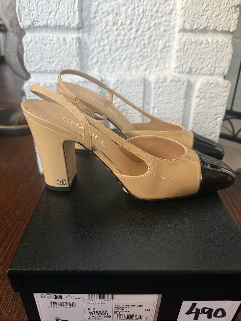BRAND NEW! Chanel slingbacks. Beige/black. Size: EU39.5/US9. With box/dusters. - Picture 7 of 12